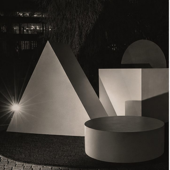 Geometric installation